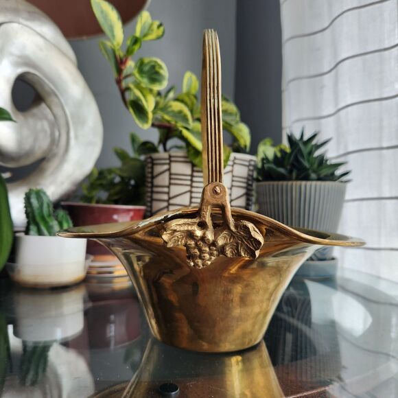 Vintage Brass Gathering Basket | Handled Brass Fruit Basket with Grape Motif - Picture 5 of 7